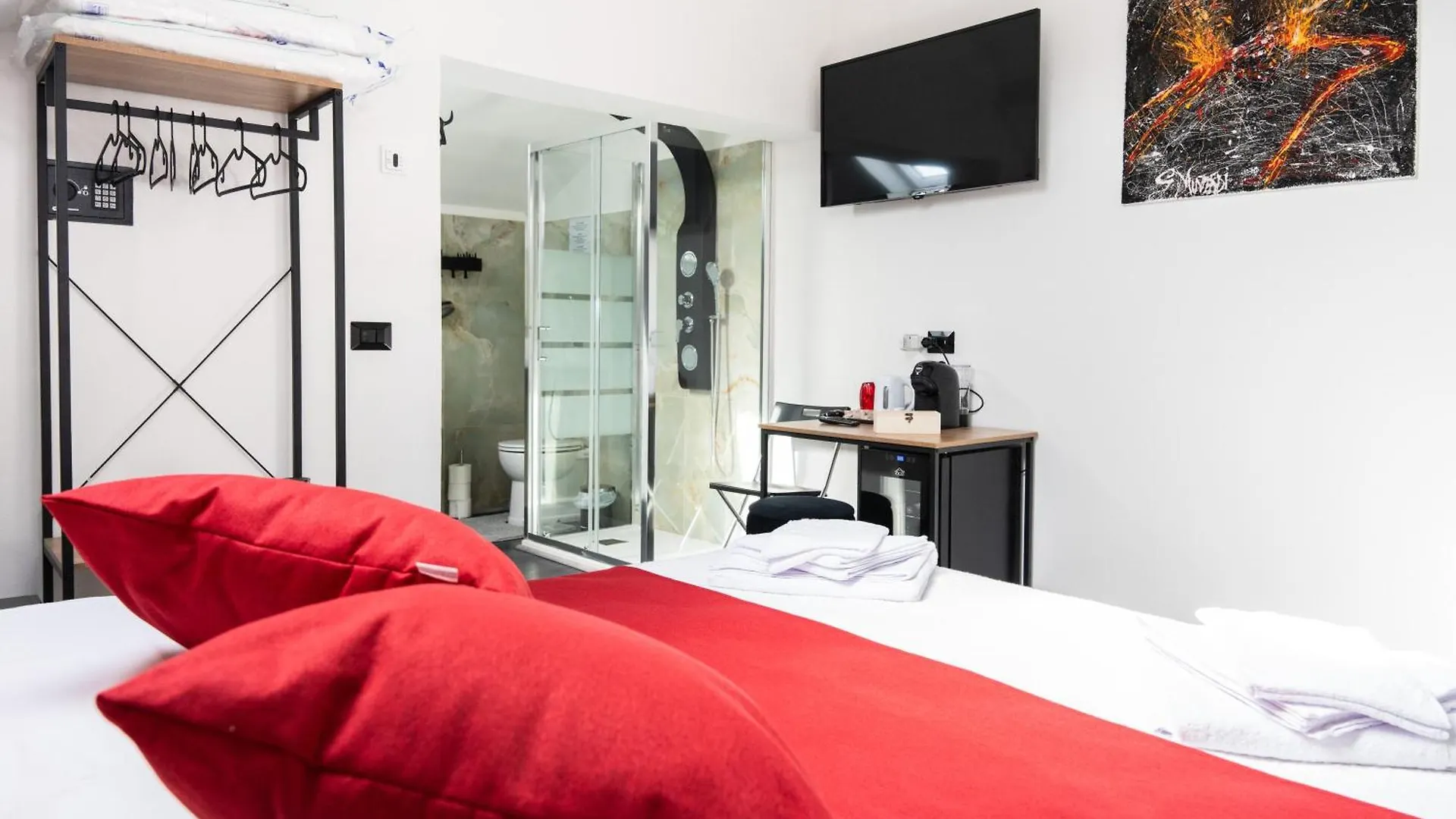 Apartment Volcano'S Suite - Etna - Private Room With Jacuzzi In Catania Center Italy