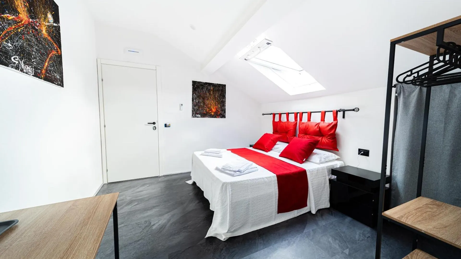 Volcano'S Suite - Etna - Private Room With Jacuzzi In Catania Center Apartment