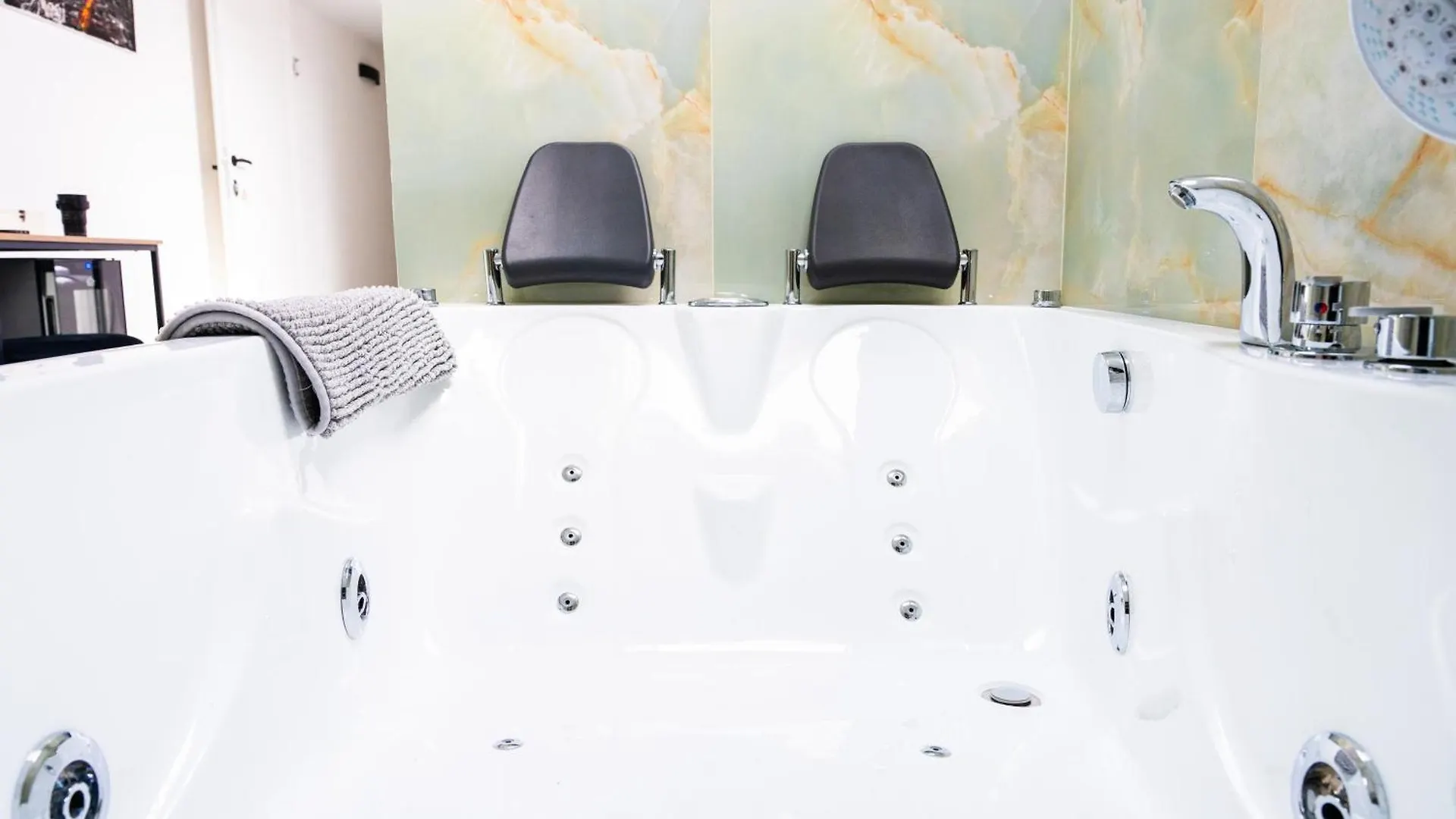 Volcano'S Suite - Etna - Private Room With Jacuzzi In Catania Center